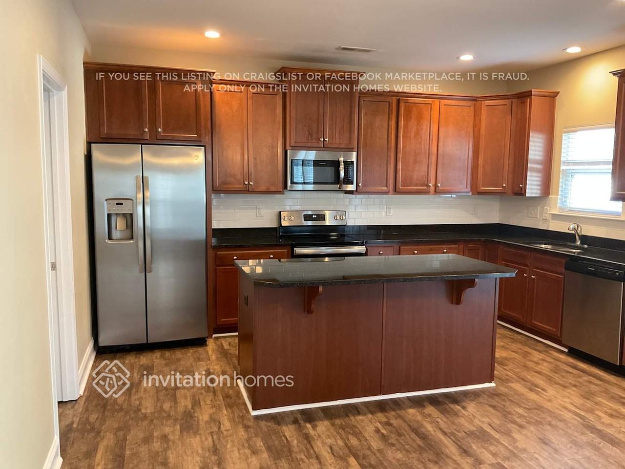 1006 Forest Way Ct - Photo 3 of 10