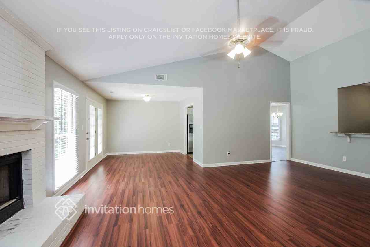 12211 Windus Ct - Photo 4 of 17