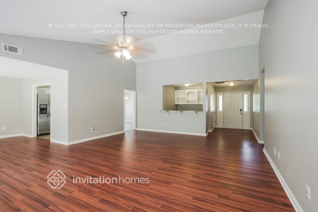 12211 Windus Ct - Photo 5 of 17