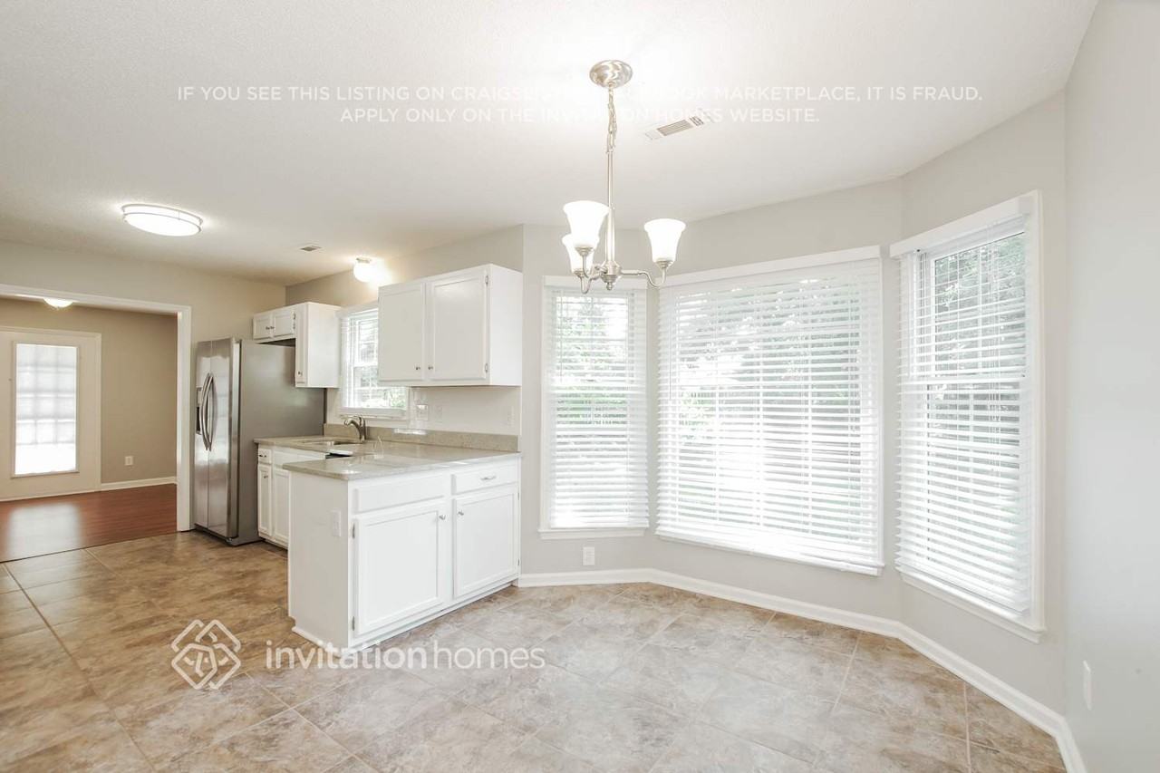 12211 Windus Ct - Photo 7 of 17