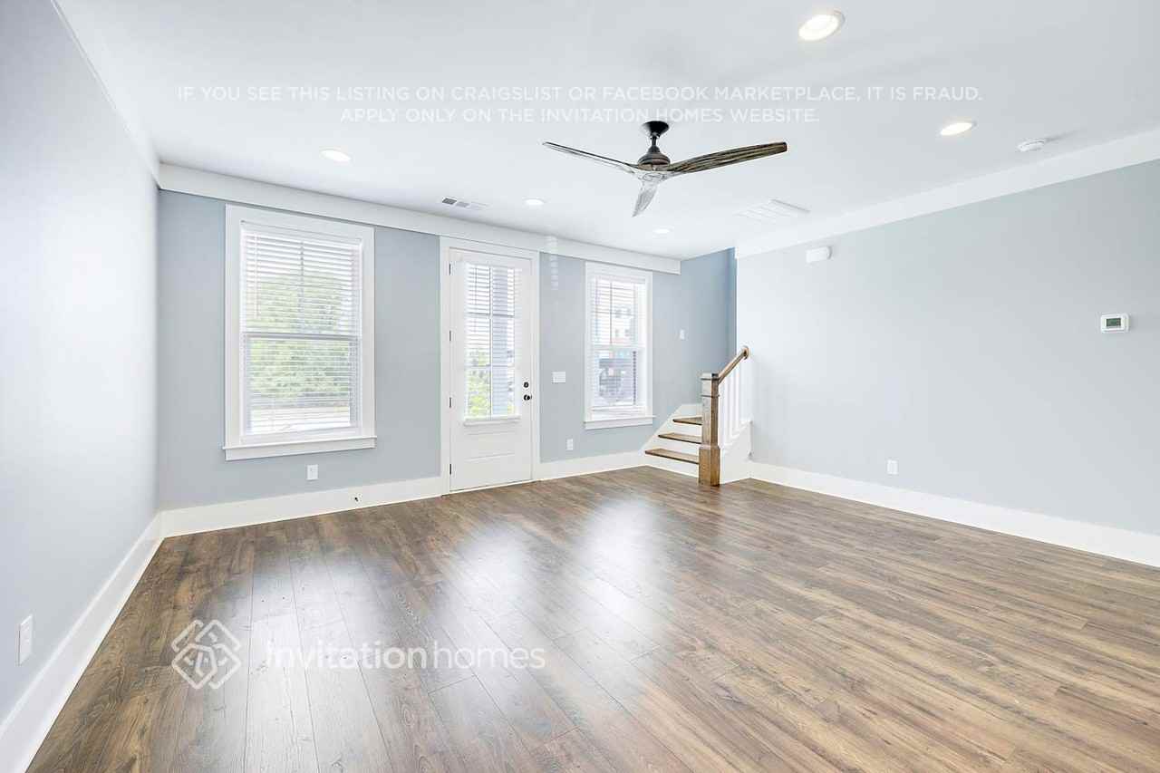 1216 49th Ave N - Photo 3 of 22