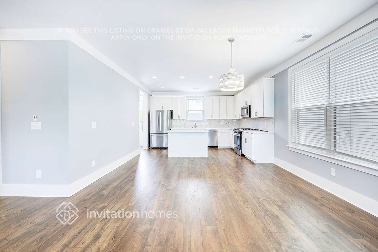 1216 49th Ave N - Photo 5 of 22