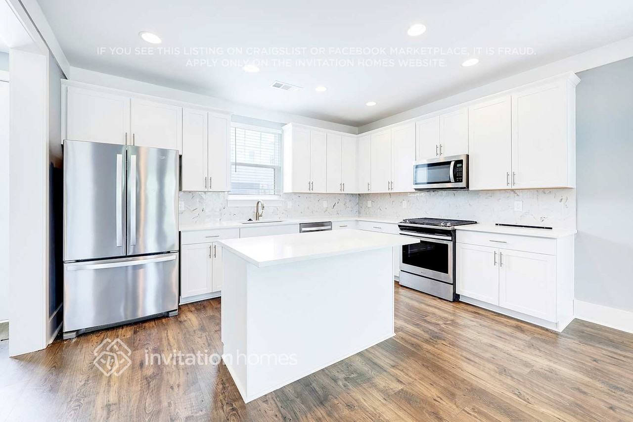 1216 49th Ave N - Photo 6 of 22