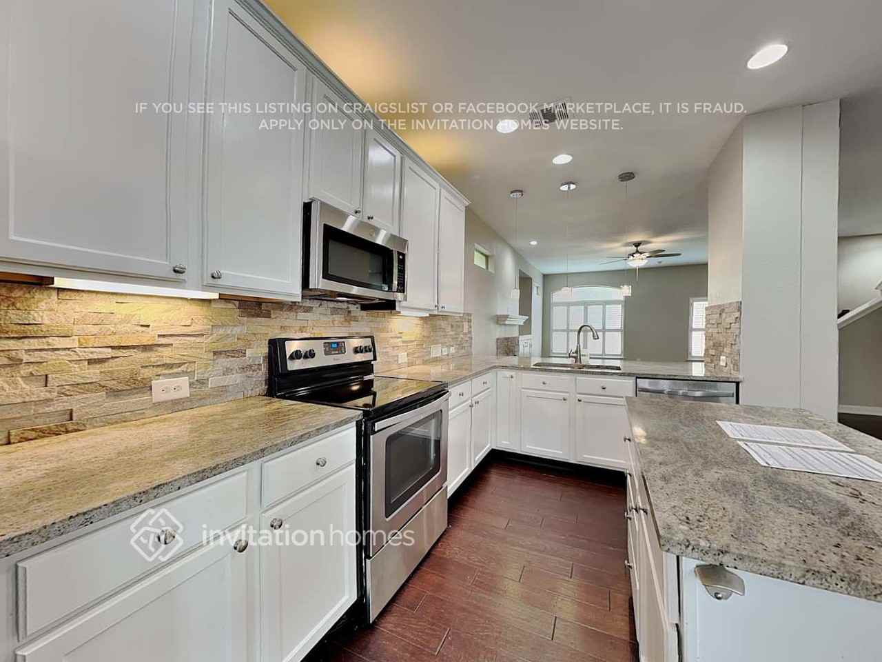 10204 Thomas Ln - Photo 7 of 20