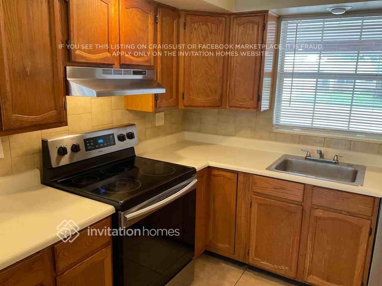 2324 61st Way N - Photo 5 of 21