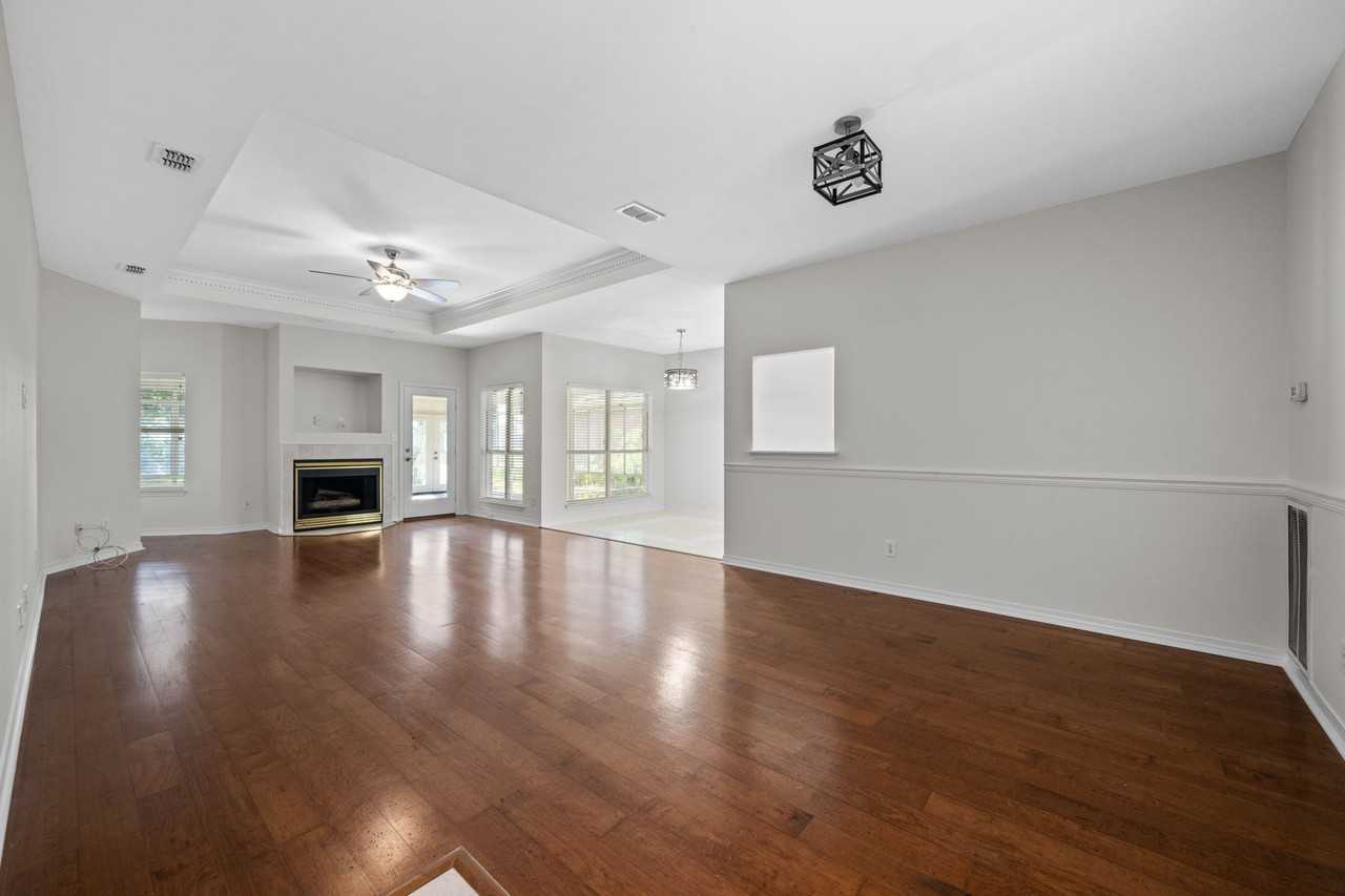 123 Club Dr #1 - Photo 3 of 18