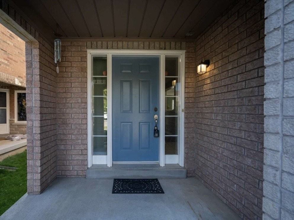 251 Willowbrook Dr - Photo 2 of 32