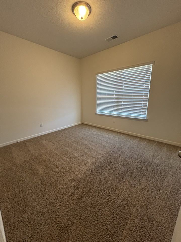 122 Vivian Way #1 - Photo 4 of 21