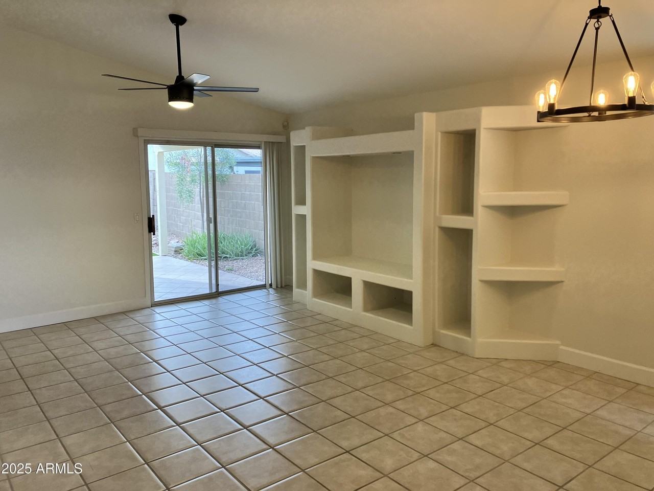 2307 E Kelton Ln - Photo 6 of 15