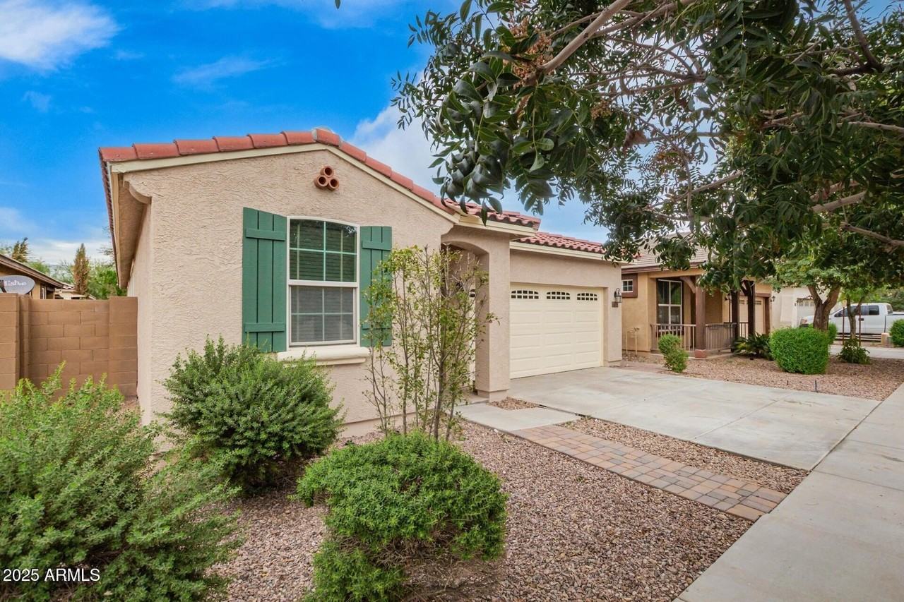 10432 W Papago St - Photo 2 of 30