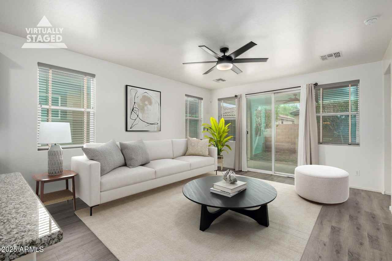 10432 W Papago St - Photo 4 of 30