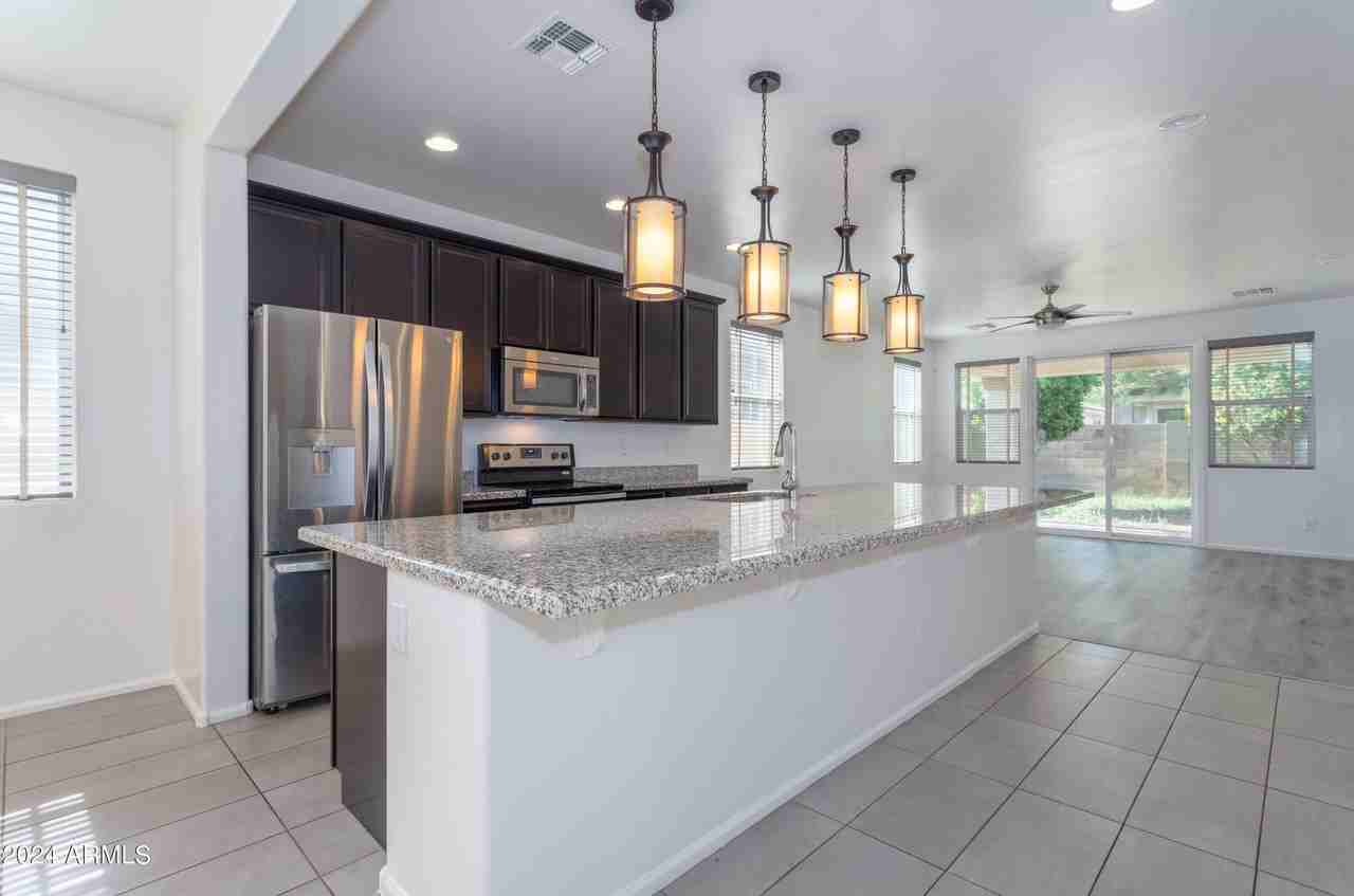 10432 W Papago St - Photo 7 of 30