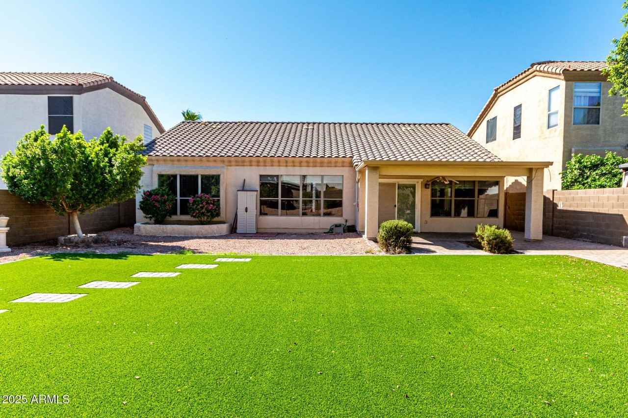 6410 W Buckskin Trl - Photo 2 of 37