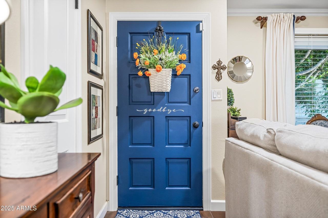 5972 N 83rd St - Photo 5 of 50