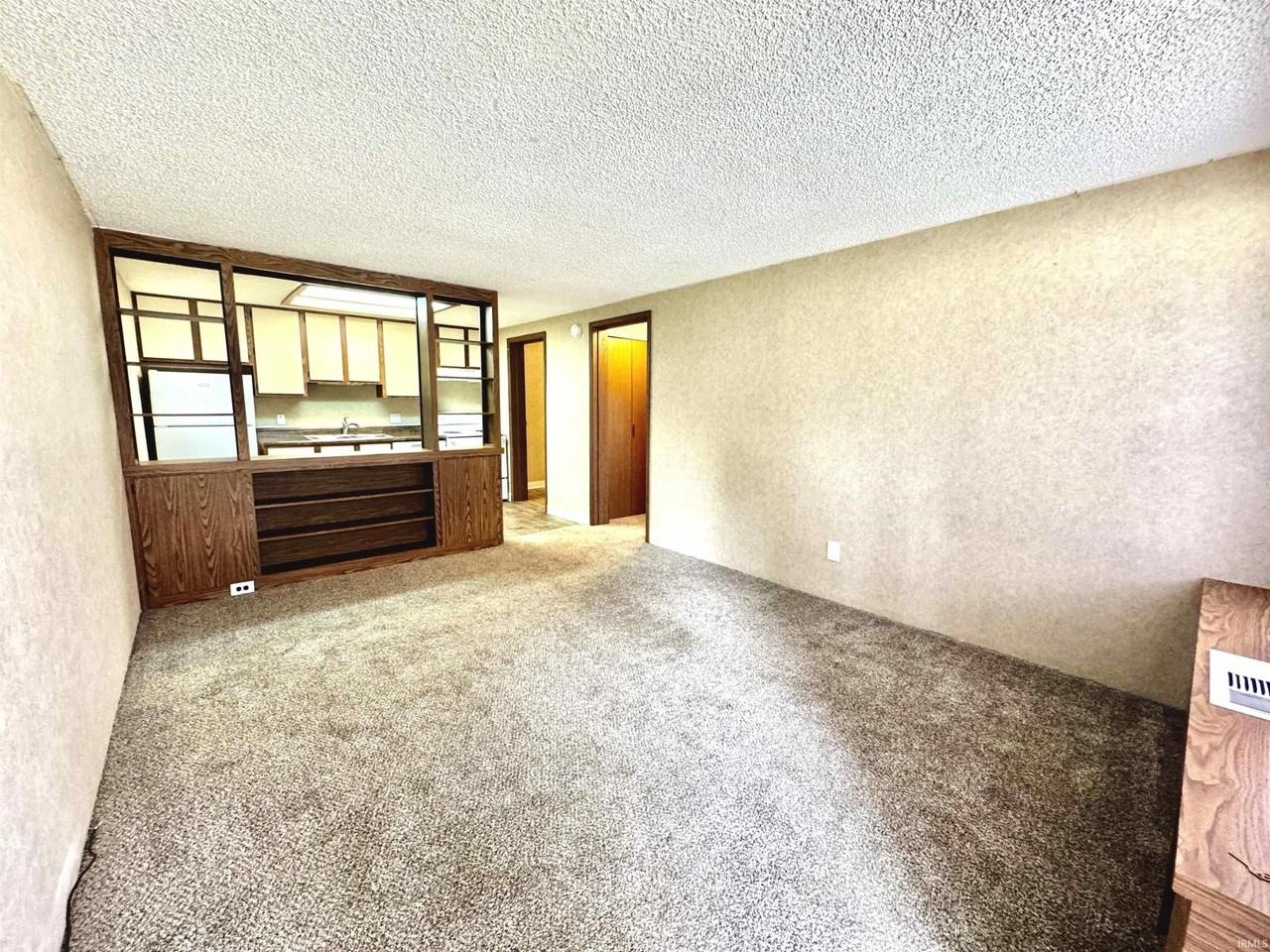 3032 E Amy Ln - Photo 2 of 7