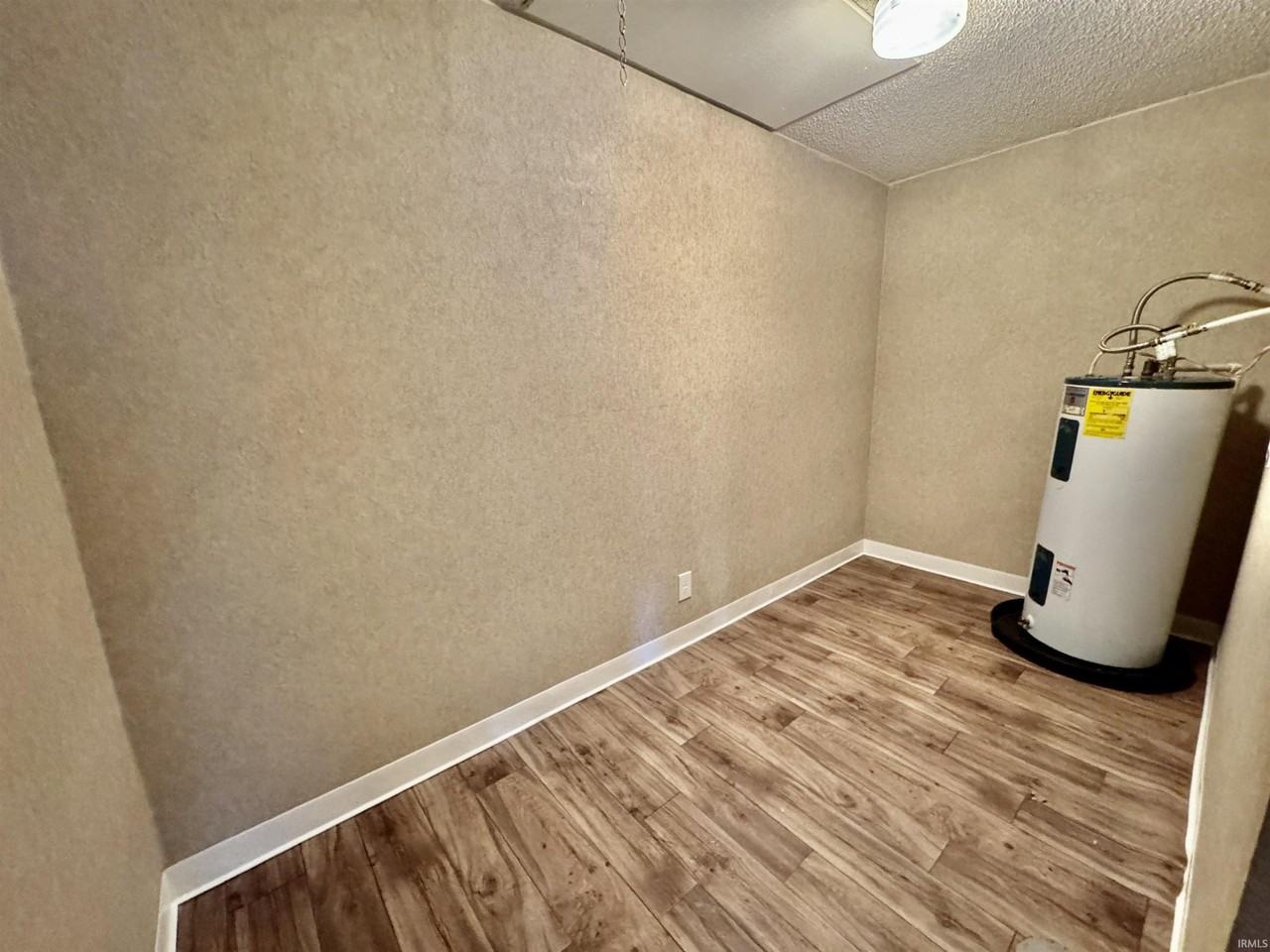 3032 E Amy Ln - Photo 4 of 7