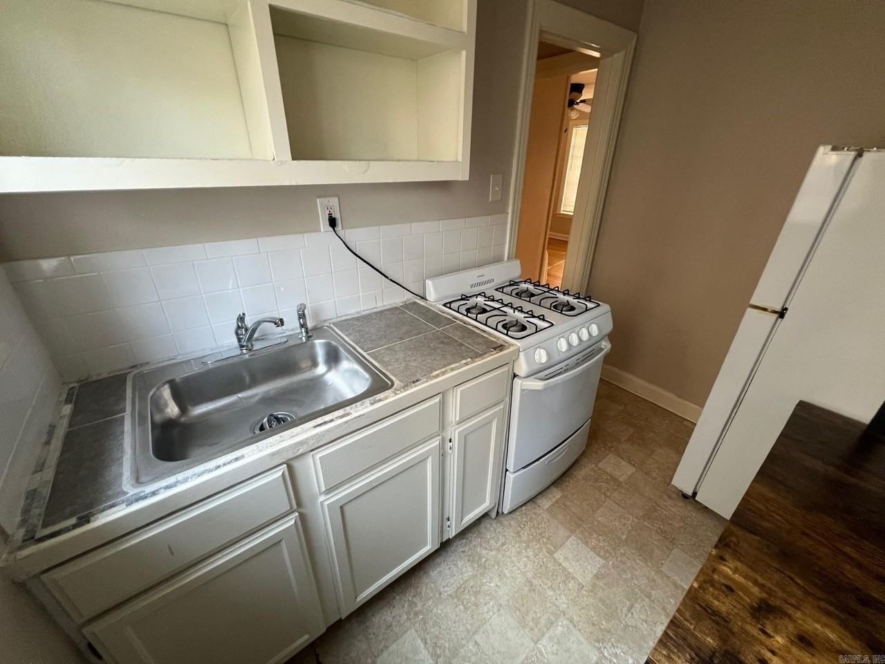 1417 Center St - Photo 2 of 7