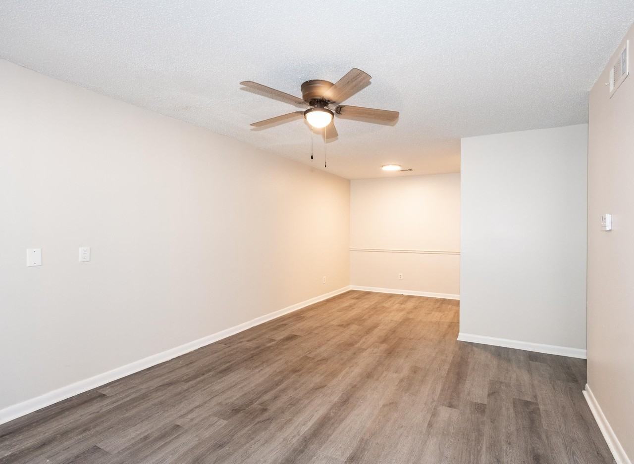 1100 Brookside Dr - Photo 5 of 24