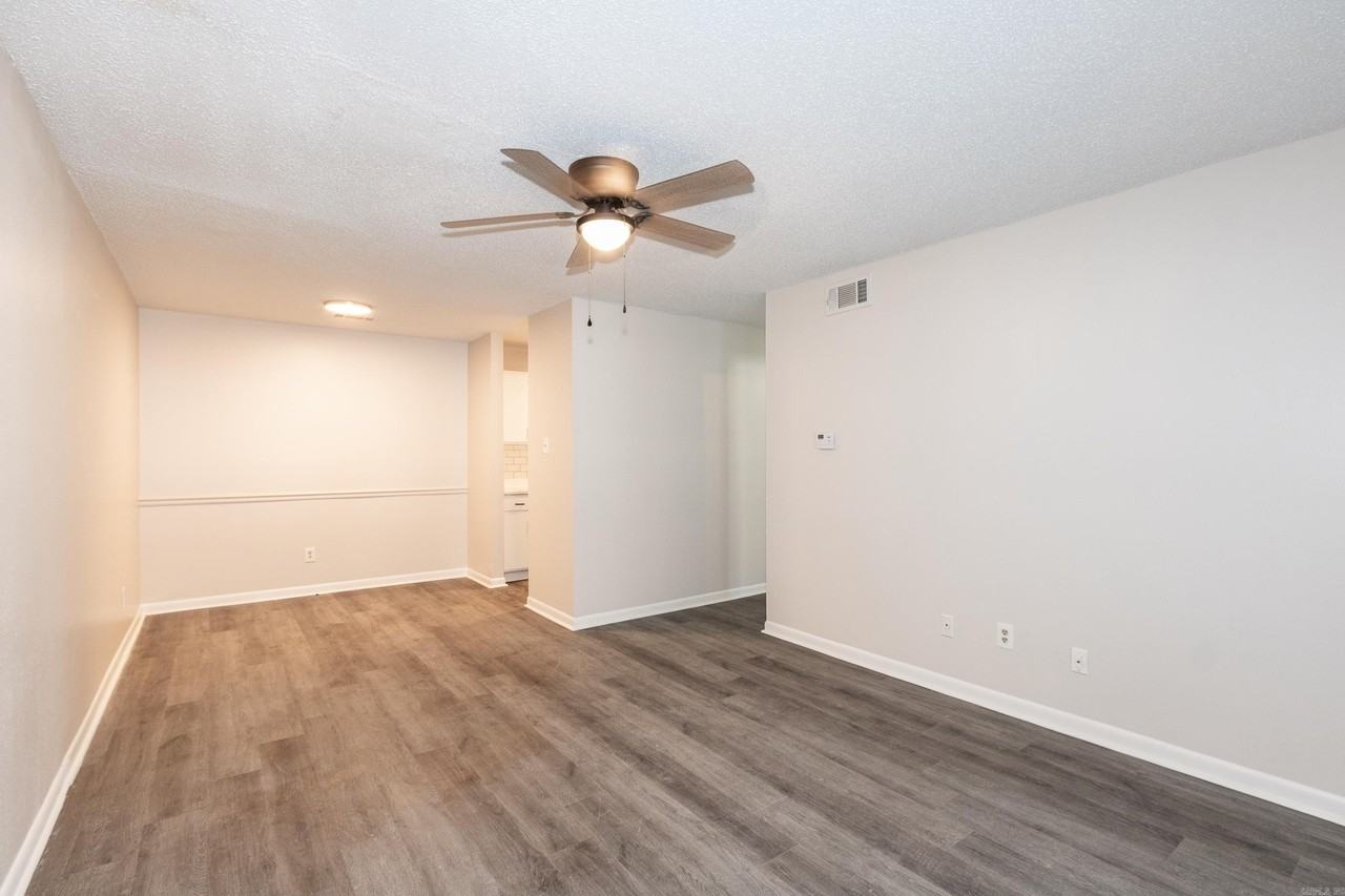 1100 Brookside Dr - Photo 6 of 24