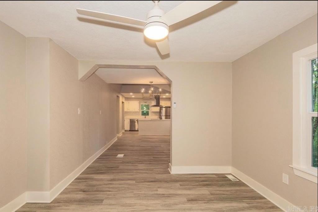 107 N Summit St - Photo 2 of 17