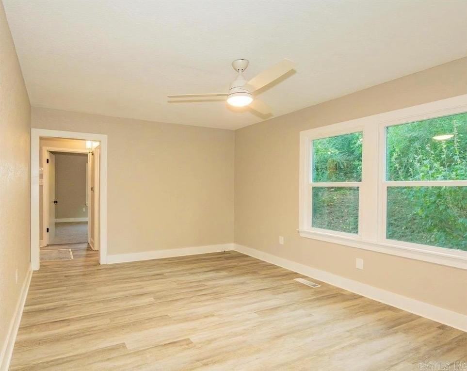 107 N Summit St - Photo 7 of 17