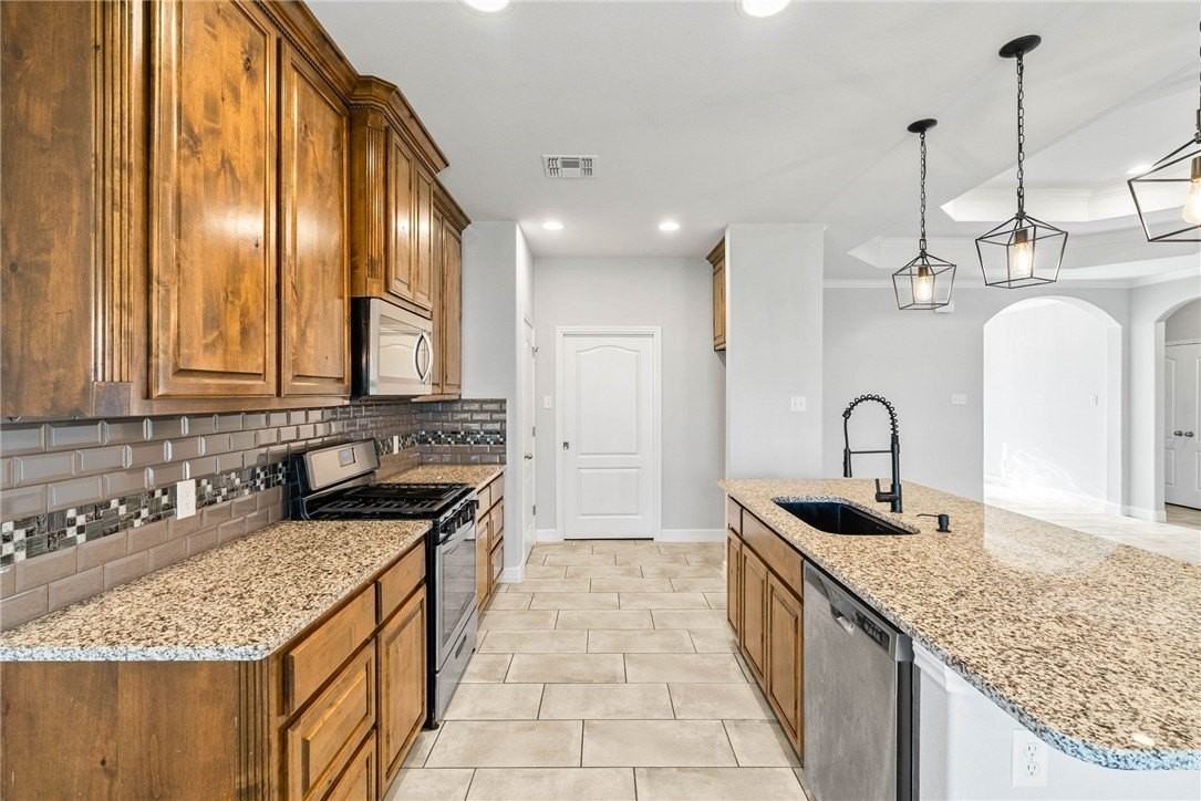 7510 Quartz Dr - Photo 6 of 20