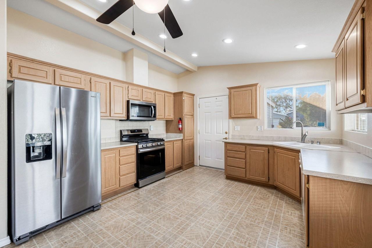 15300 Palm Dr Spc 33 #33 - Photo 6 of 39