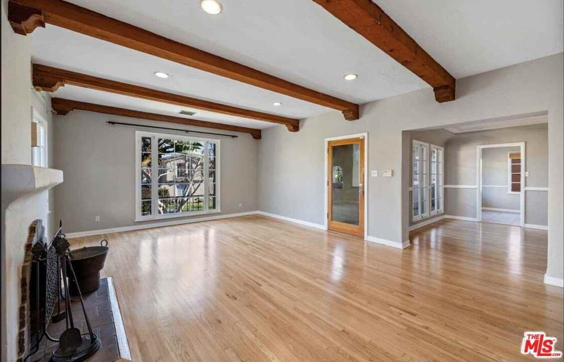 1217 Stearns Dr - Photo 4 of 19