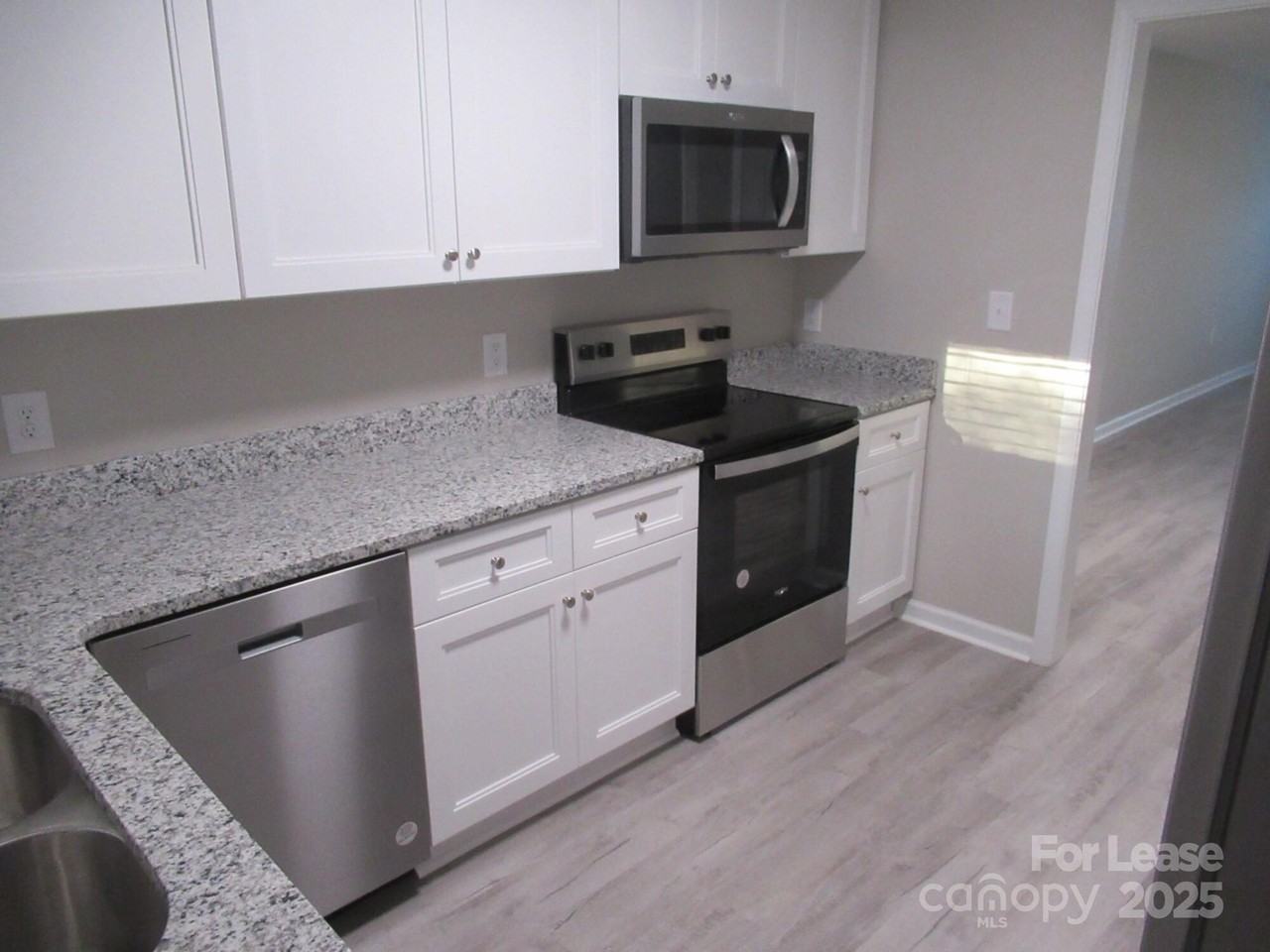 1761 River Rd - Photo 7 of 20