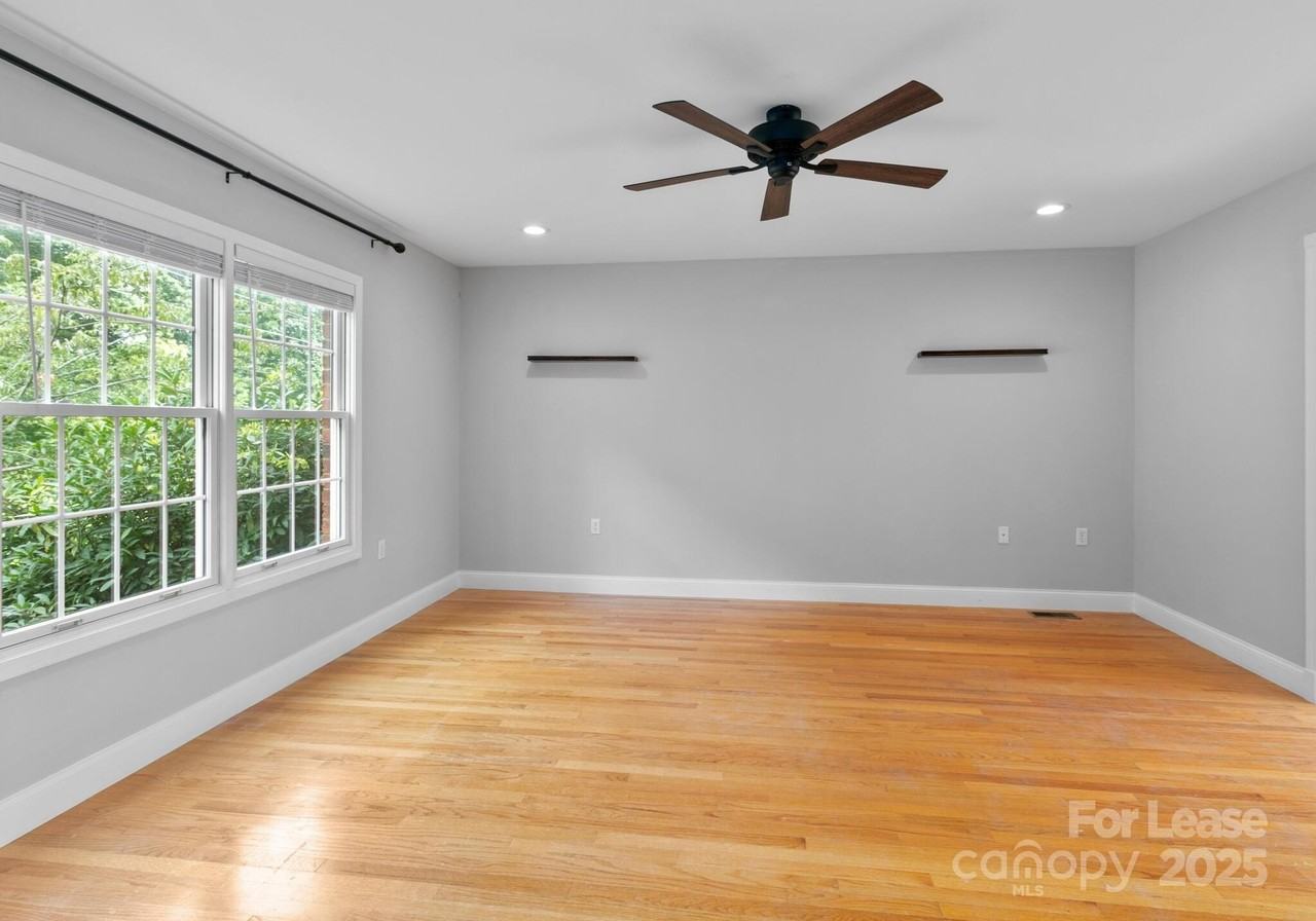 206 Bridle Path - Photo 7 of 27