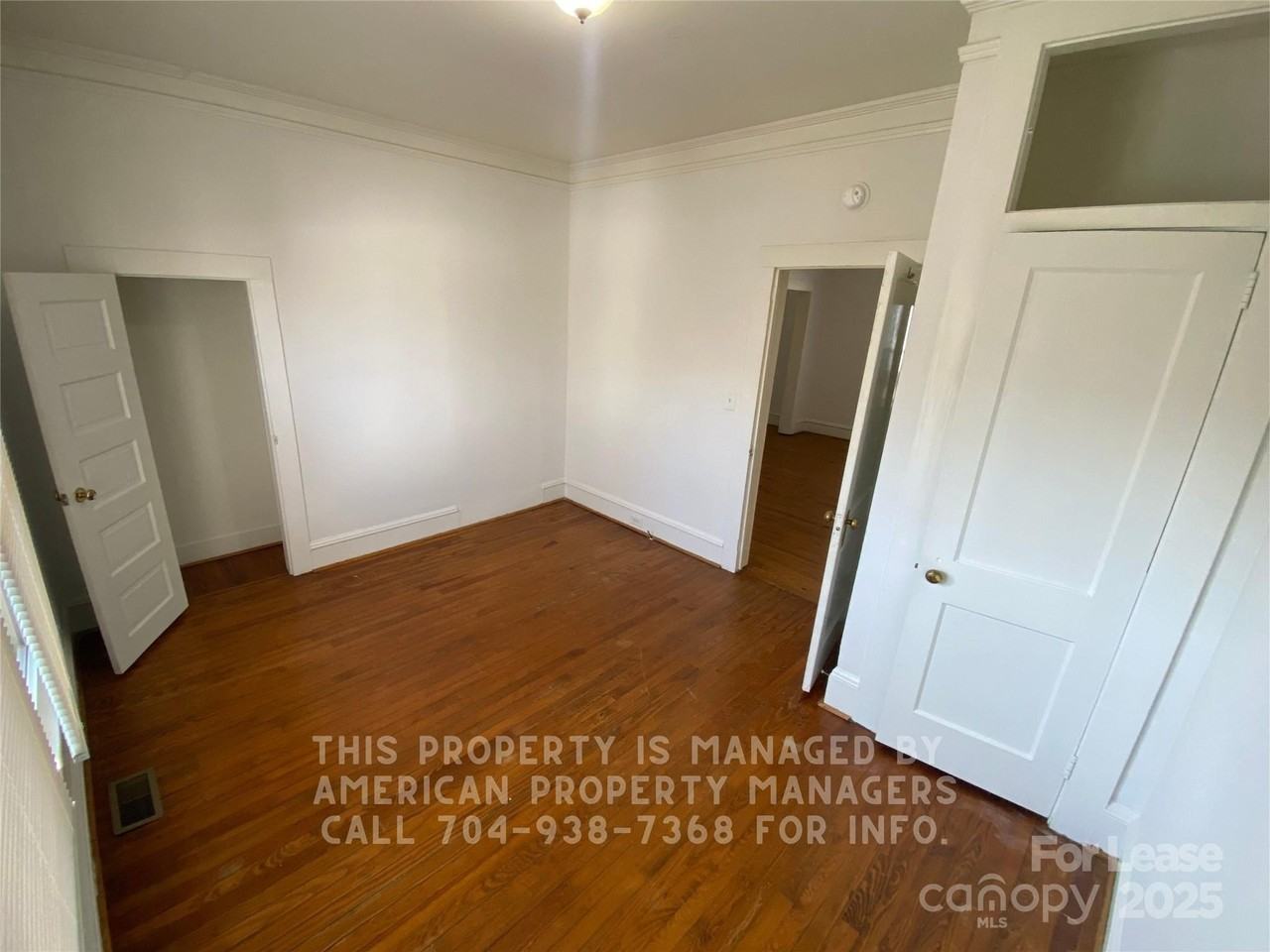 605 E 10th St - Photo 5 of 9