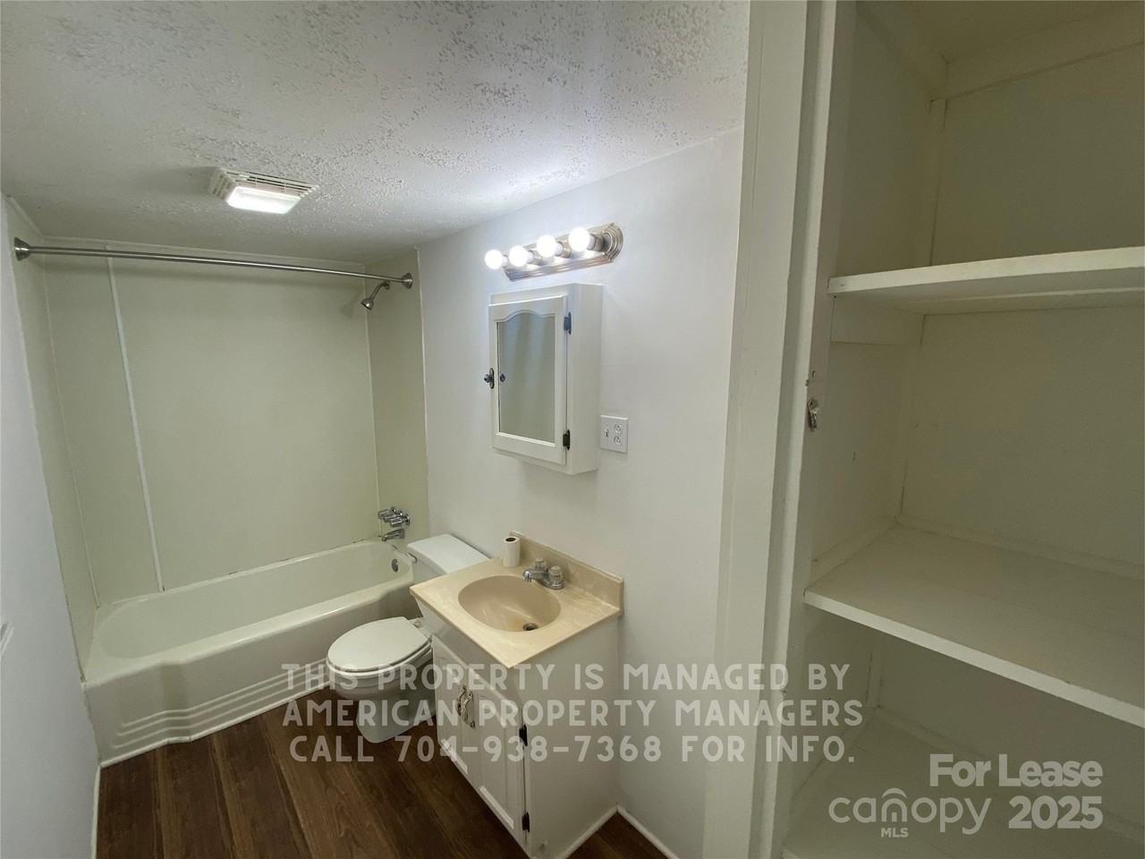 605 E 10th St - Photo 6 of 9