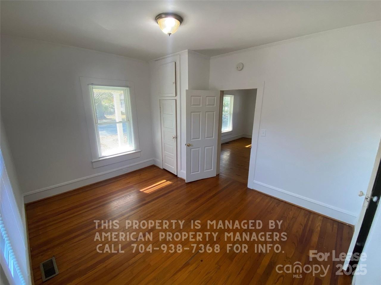 605 E 10th St - Photo 7 of 9