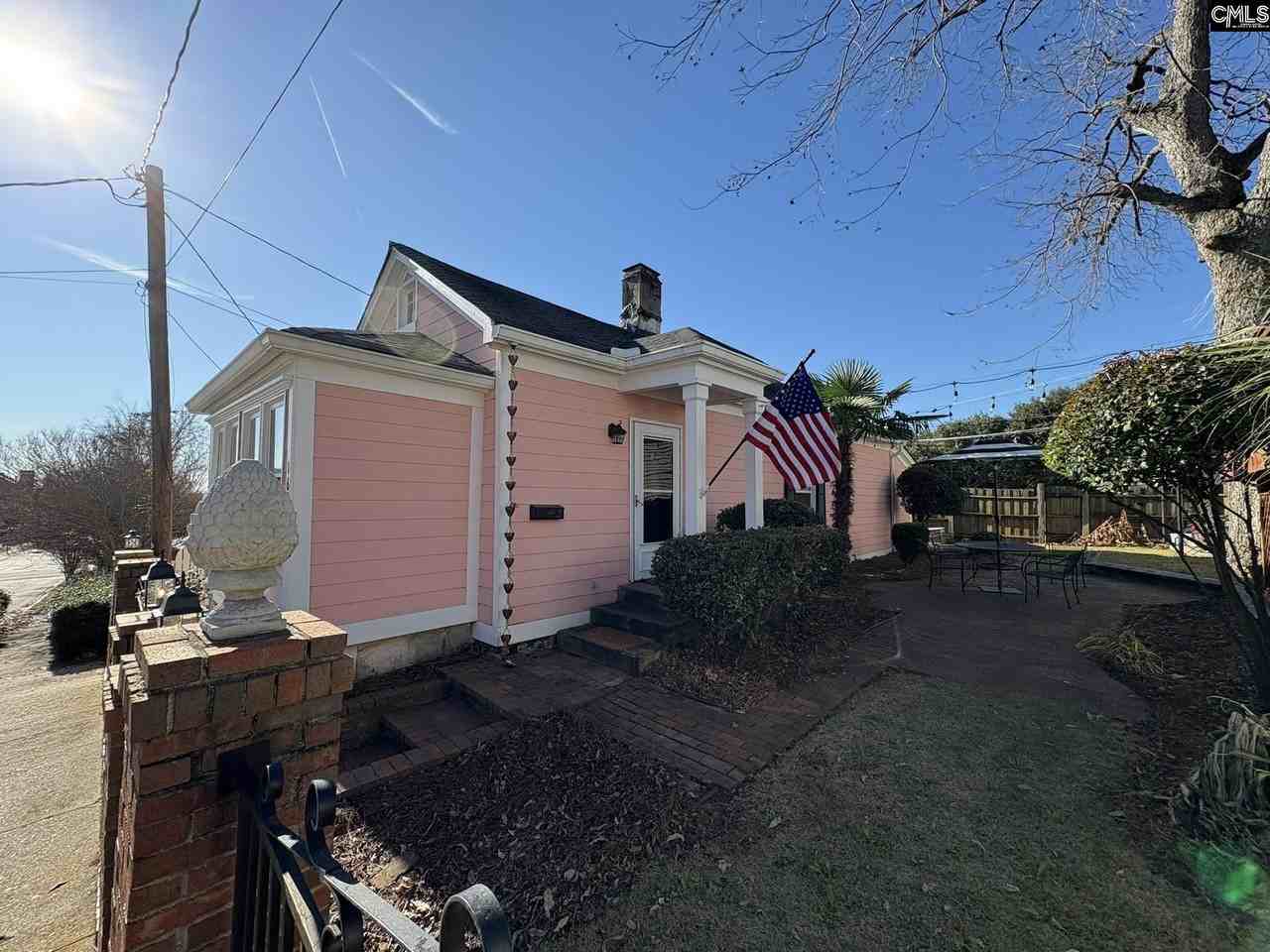 1625 Gadsden St - Photo 4 of 15