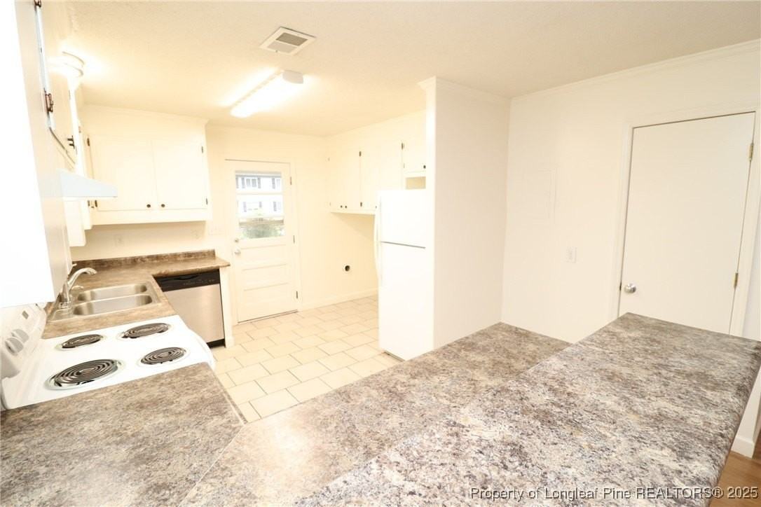 1426 Old Trinity Cir - Photo 7 of 31