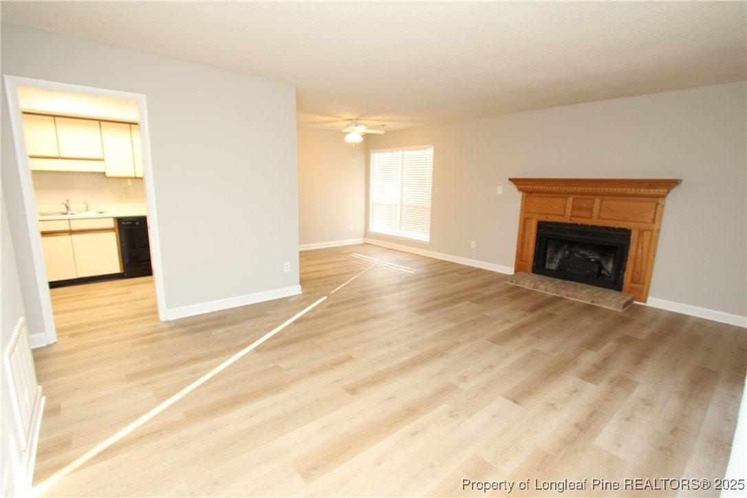 118 Manhattan Ct - Photo 2 of 28