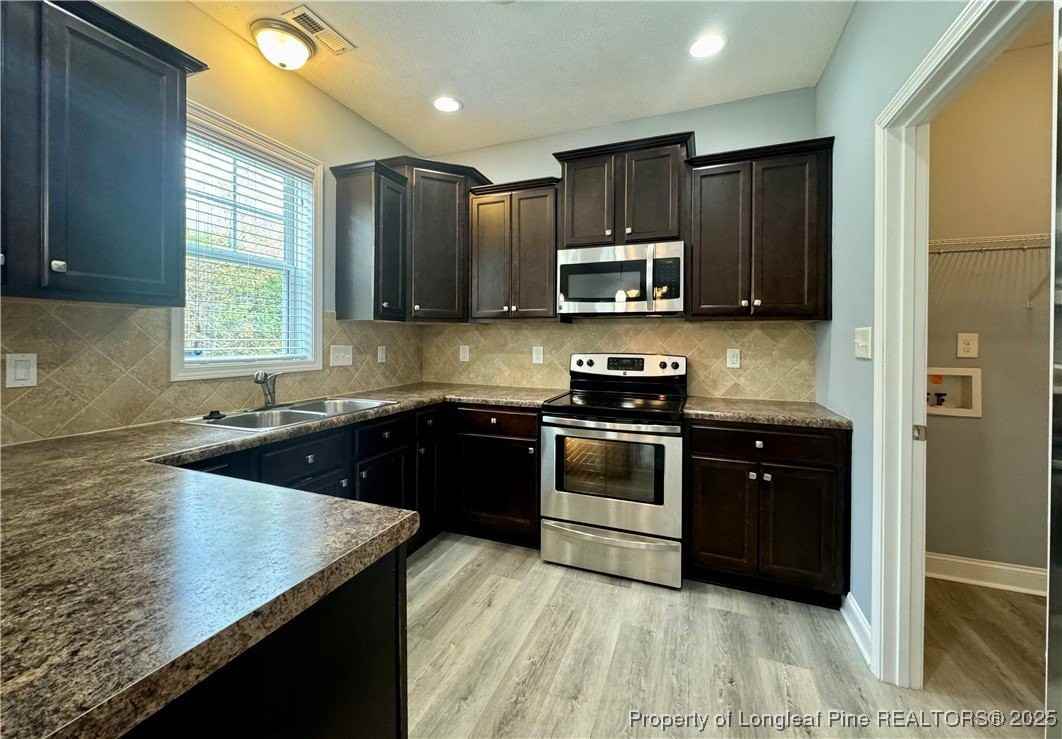 2100 Feathercombe Ct - Photo 6 of 29