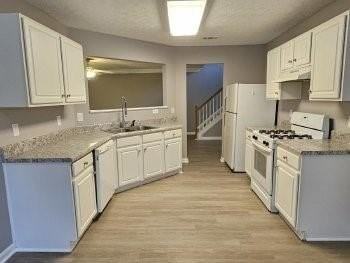 301 Westminster Dr - Photo 6 of 19