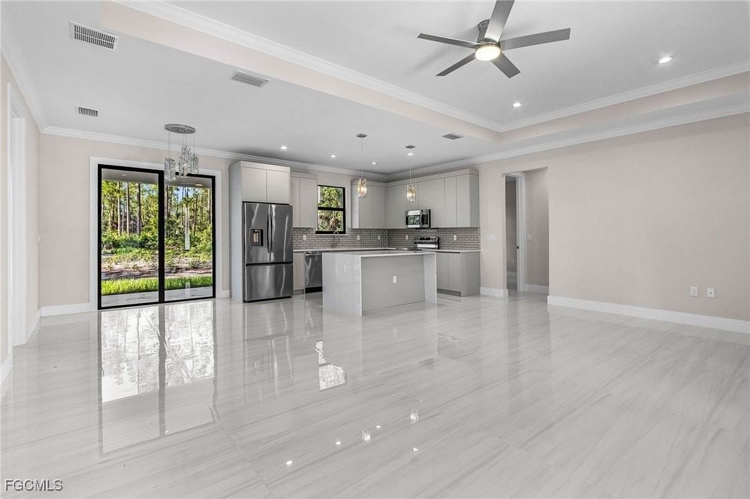 1332 Desoto Blvd S - Photo 4 of 22