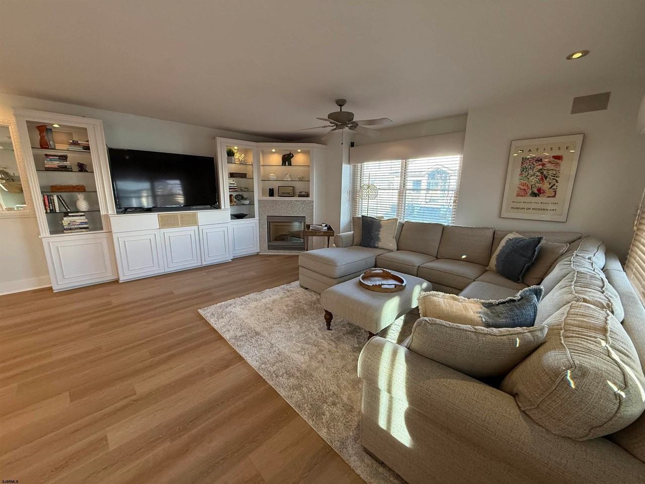 4 S Iroquois Ave - Photo 3 of 29