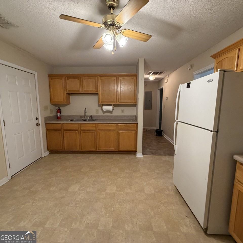 1207 Edna Pl - Photo 6 of 9