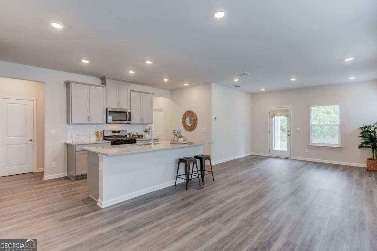 1325 Lyon Way Dr - Photo 6 of 47