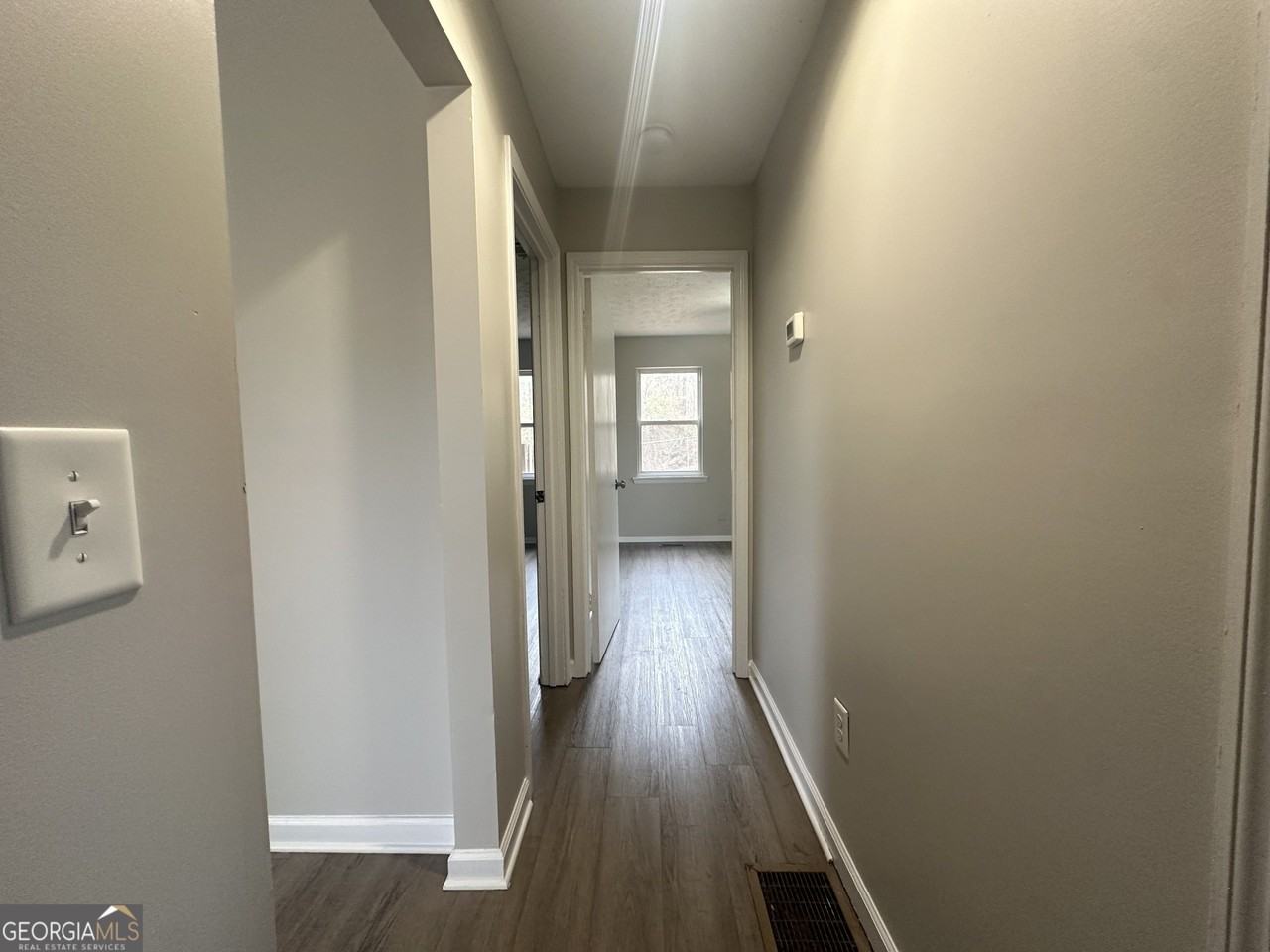 1133 White Oak Dr - Photo 6 of 9