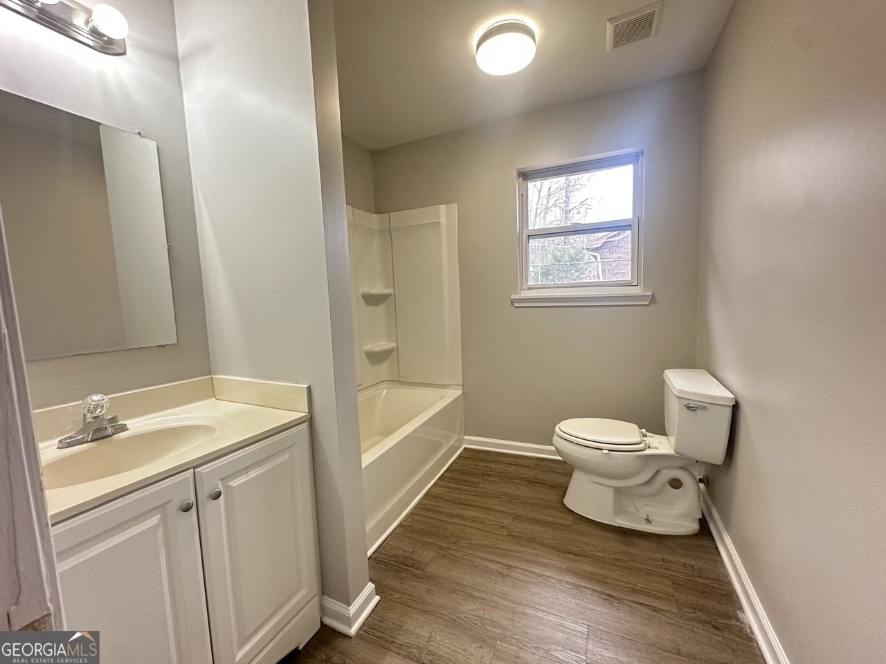 1133 White Oak Dr - Photo 7 of 9