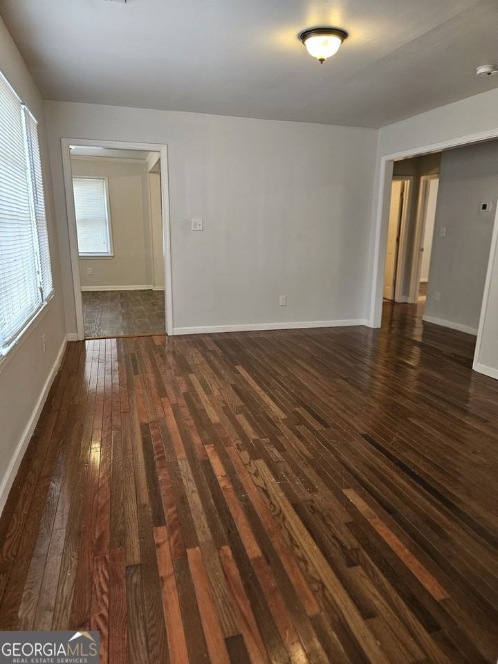 3453 Glen Rd - Photo 5 of 19