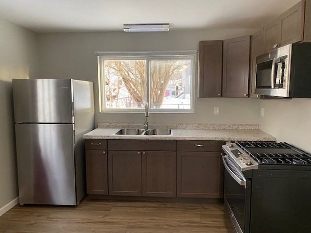 2417 Fairmont Pkwy - Photo 2 of 9