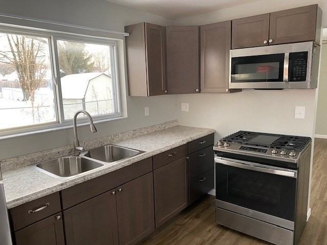 2417 Fairmont Pkwy - Photo 3 of 9