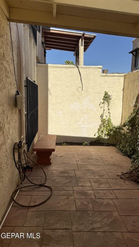 10613 Springwood Dr Apt C #C - Photo 2 of 10