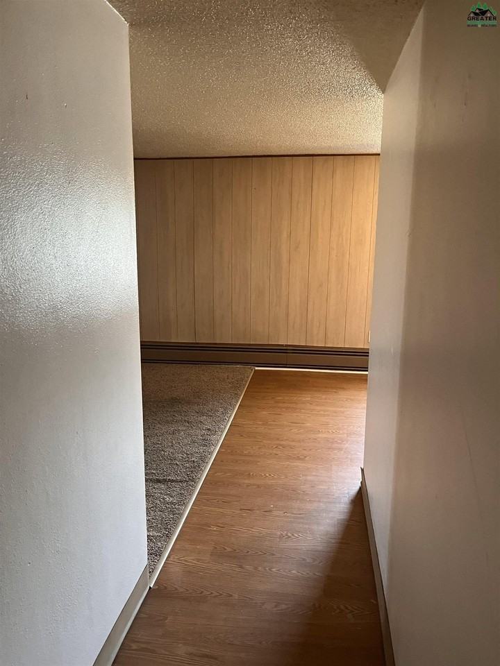 1901 Mary Ann St - Photo 2 of 6