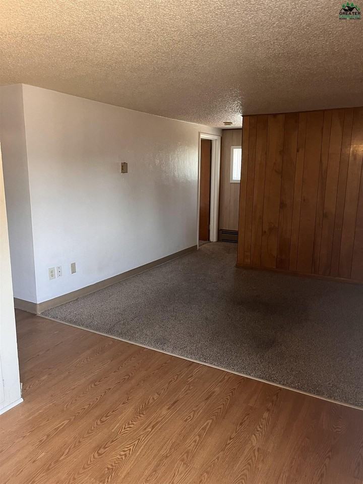 1901 Mary Ann St - Photo 3 of 6